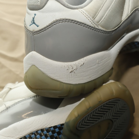 Air Jordan 11 Retro Low Cement Grey White Men's Size 12 AV2187 140 - Picture 11 of 16